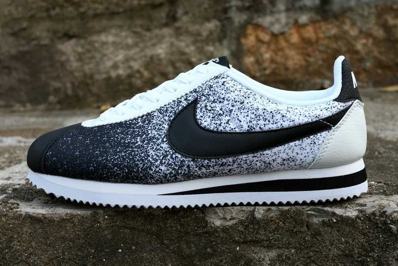 nike cortez 2014 vente la depollution baskets 2014 Degrade Blanc Noir le plus populaire